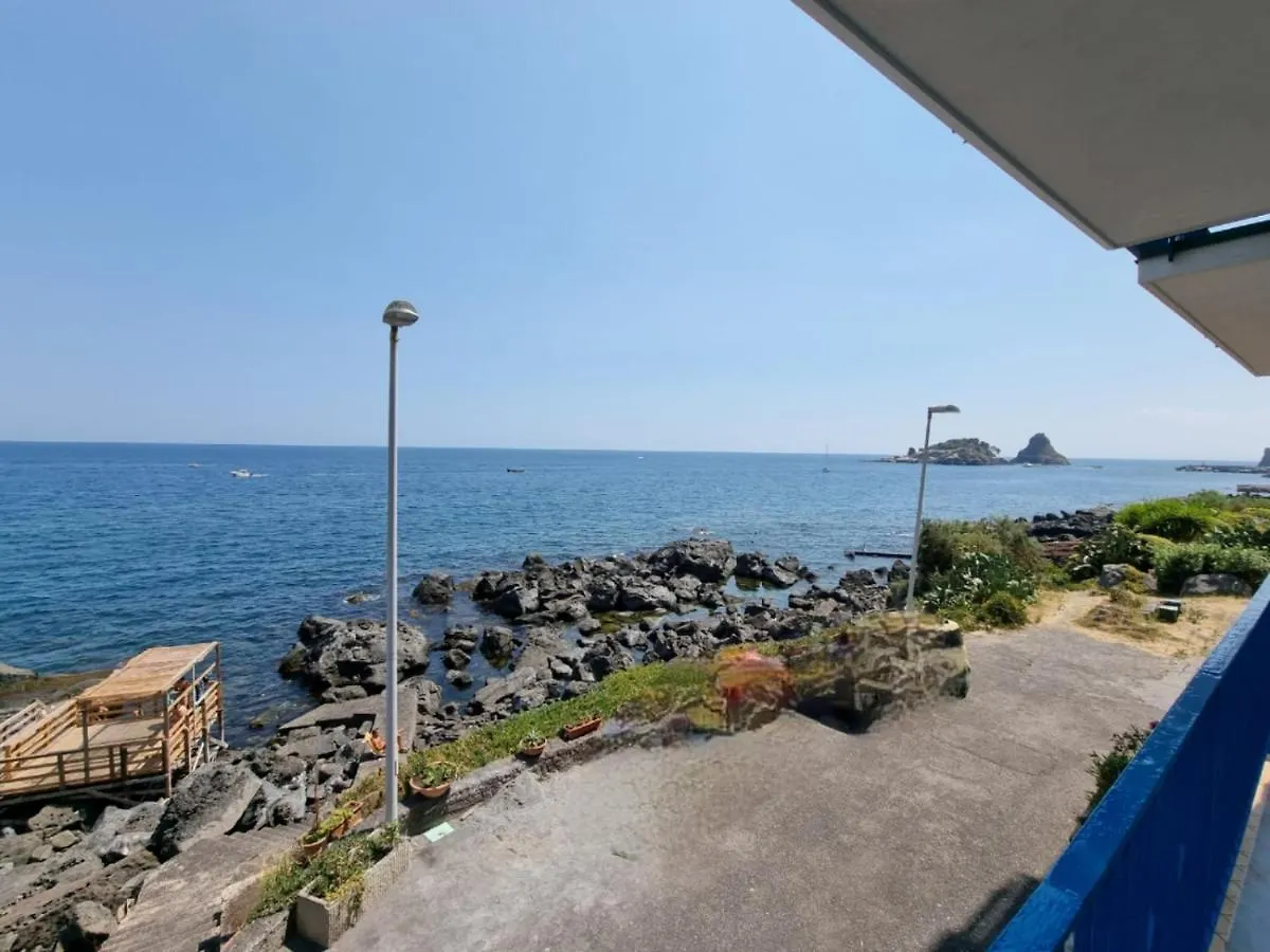 Apartment Appartamento Fronte Mare Aci Trezza Aci Castello